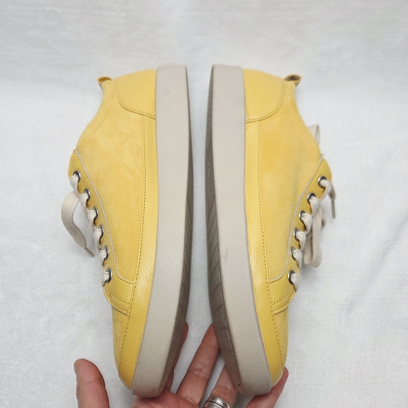 Vionic Winny Butter Yellow Leather Lace-Up Sneakers - Picture 4 of 9